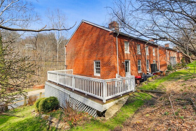 Building Photo - Ellicott City, MD