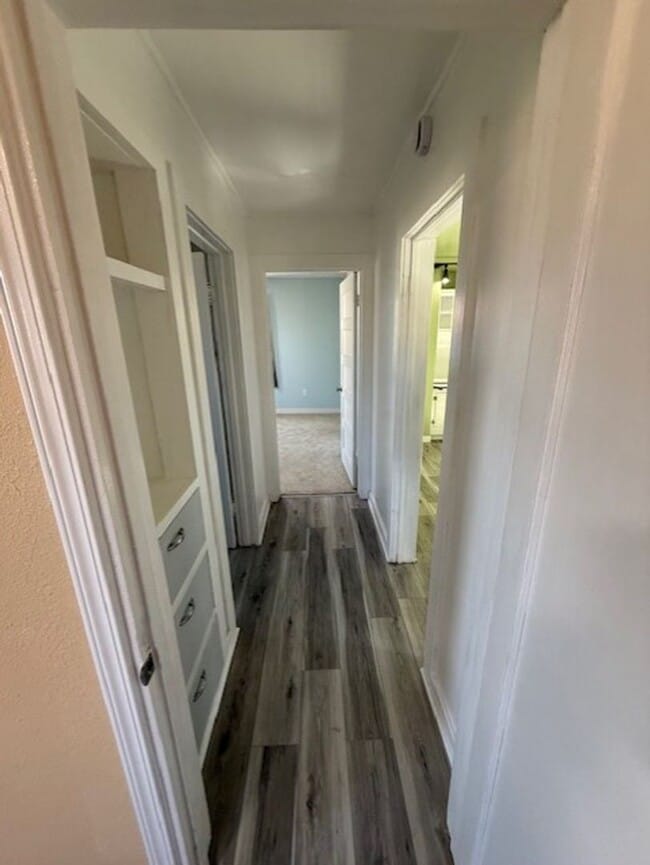 Building Photo - Beautifully Renovated 2-Bedroom Home – Mod...