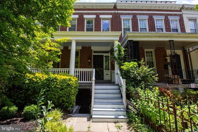 Building Photo - 148 Adams St NW