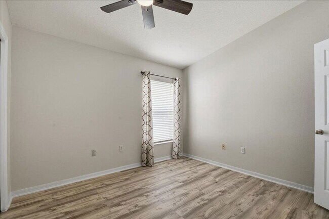 Building Photo - 525 Cullaro Ln