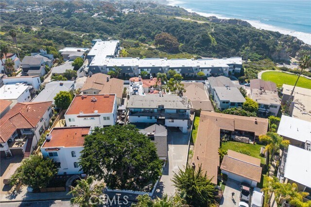 Building Photo - 237 Avenida Montalvo