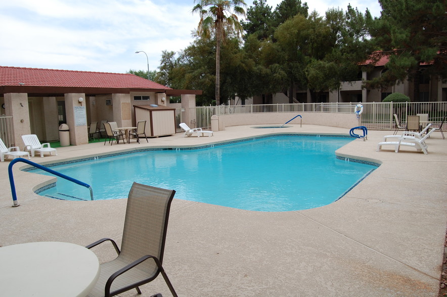 Community Pool and Hot Tub - 10610 S 48th St