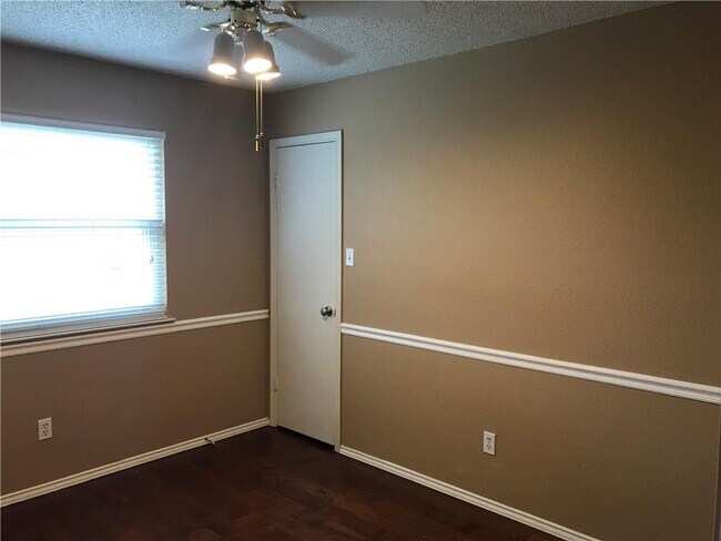 Building Photo - 3205 Blazing Star Trail