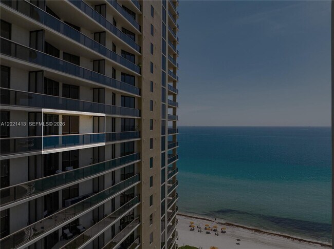 Building Photo - 16275 Collins Ave