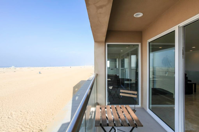 Building Photo - 5313 Ocean Front Walk