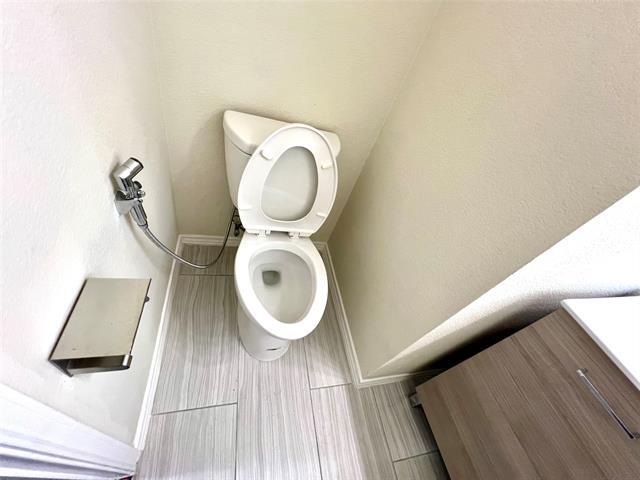 Building Photo - 3301 Bluegrass Dr