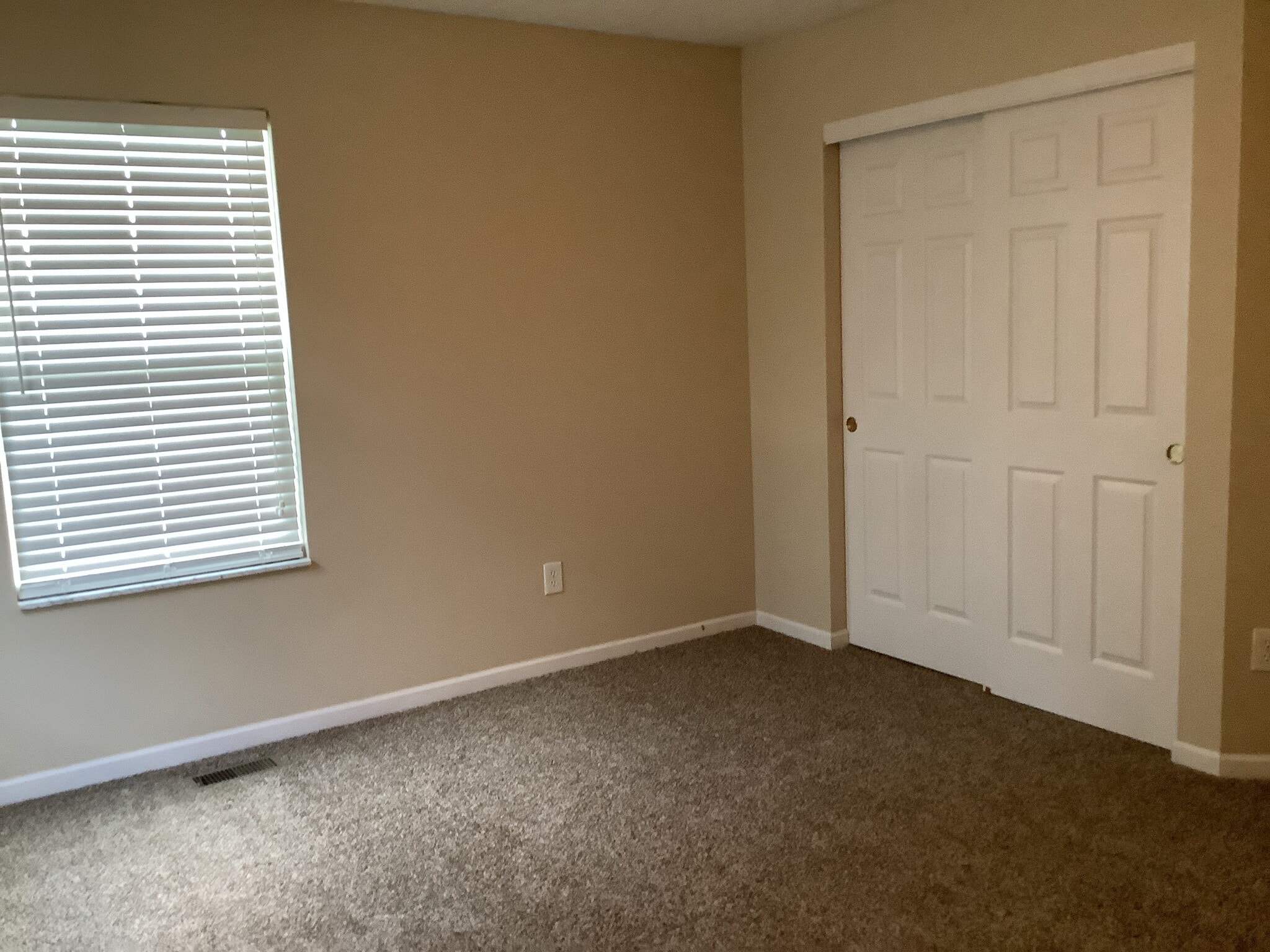 Building Photo - 46 Runkle Dr