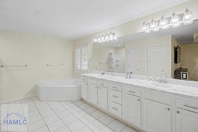 Building Photo - 402 Quail Trail