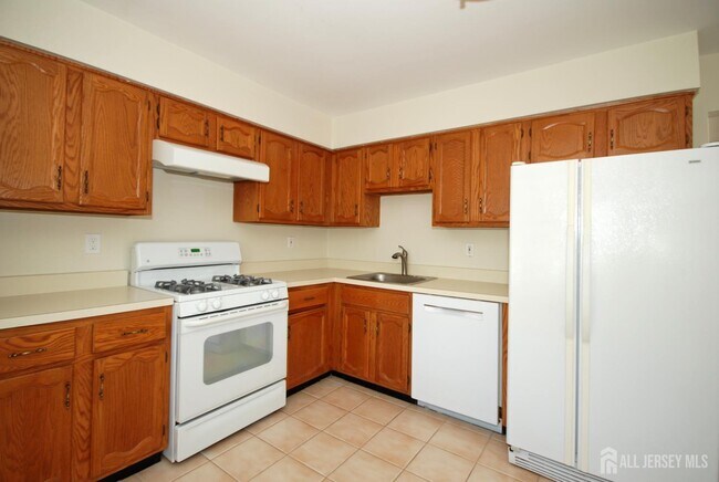 Building Photo - 7 Gardenia Ct