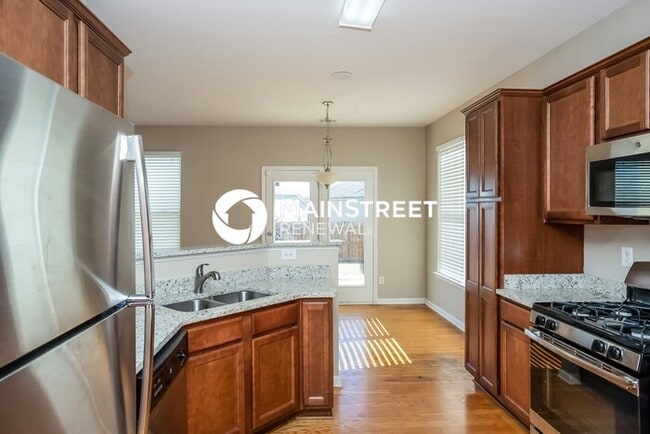Building Photo - 5 Bedroom Pet-Friendly Home in Atlanta, GA with Main Street Renewal