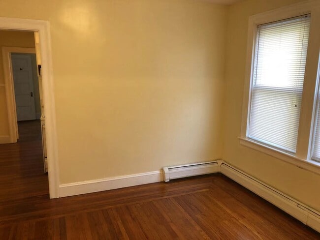 Building Photo - 132 Pitman St