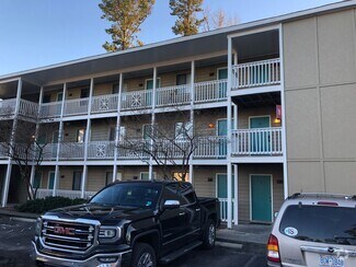 Building Photo - 1 bedroom 1 Bath Beside UNCW