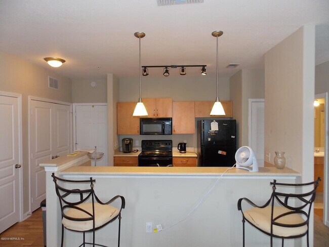 Building Photo - 8290 Park Way