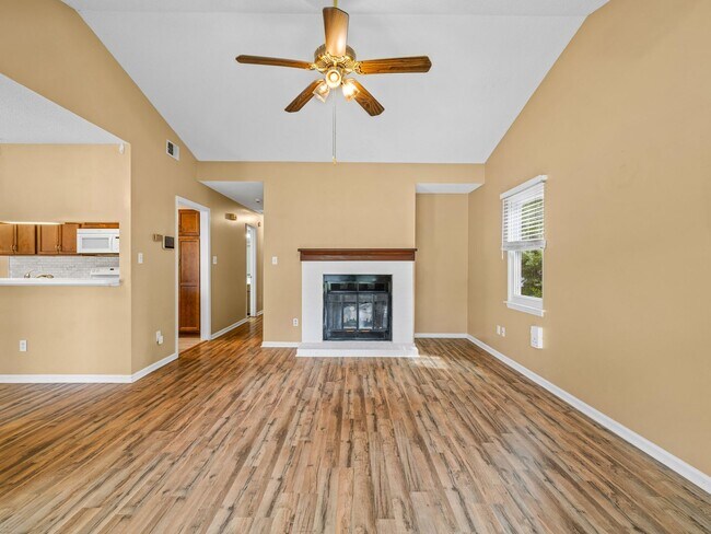 Building Photo - 542 Shadowridge Rd