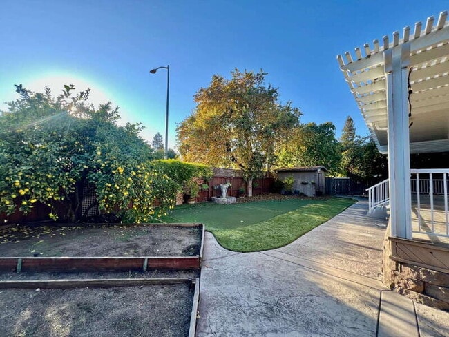 Building Photo - 1757 Burbank Ct