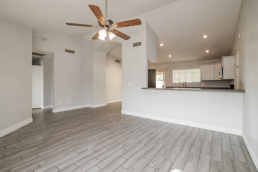 Building Photo - 1333 N Higley Rd