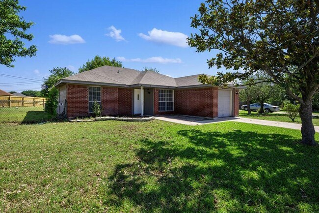 Building Photo - 4601 W Creek Cir