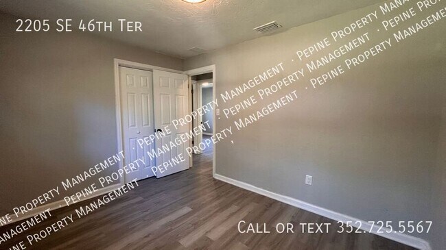 Building Photo - 2205 SE 46 Terrace
