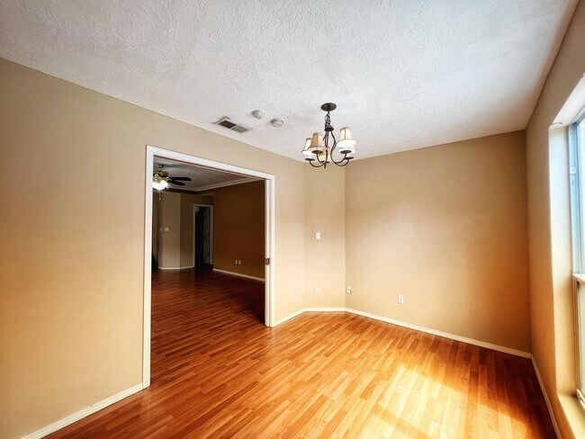 Building Photo - 6612 Piedra Quemada Rd NW