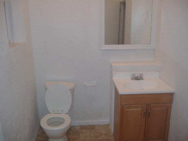 Building Photo - 14 Waterview Pl