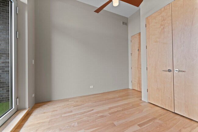 Building Photo - 2408 W Rice St