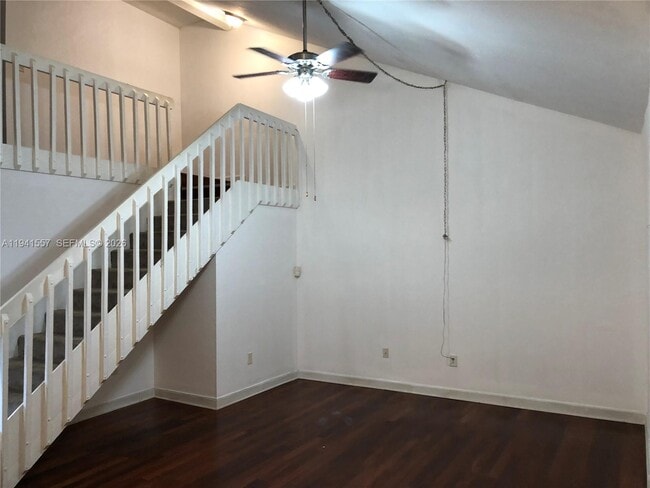 Building Photo - 685 Grenadine Ct