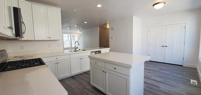Building Photo - 3841 W Mossmorran Ln