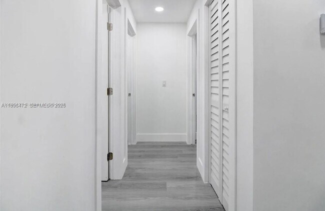 Building Photo - 13885 NW 5th Ave