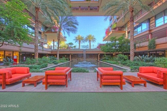 Building Photo - 7117 E Rancho Vista Dr