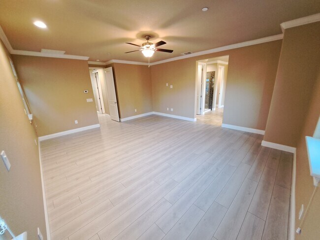 Building Photo - 677 Addison Ln