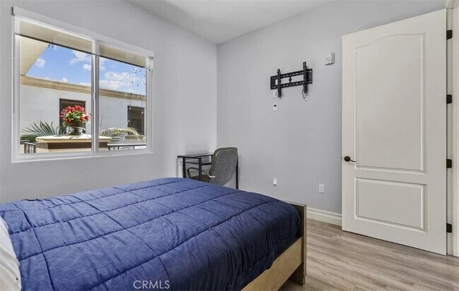 Building Photo - 201 N Reese Pl