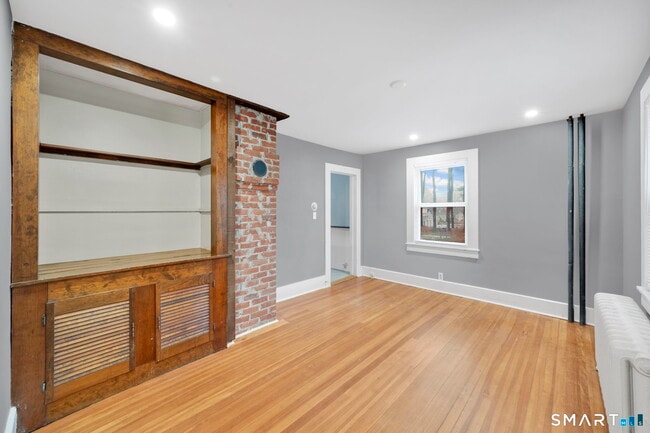 Building Photo - 37 Bushy Hill Rd