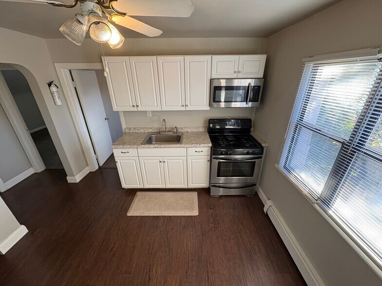 Primary Photo - 560 Muncey Rd