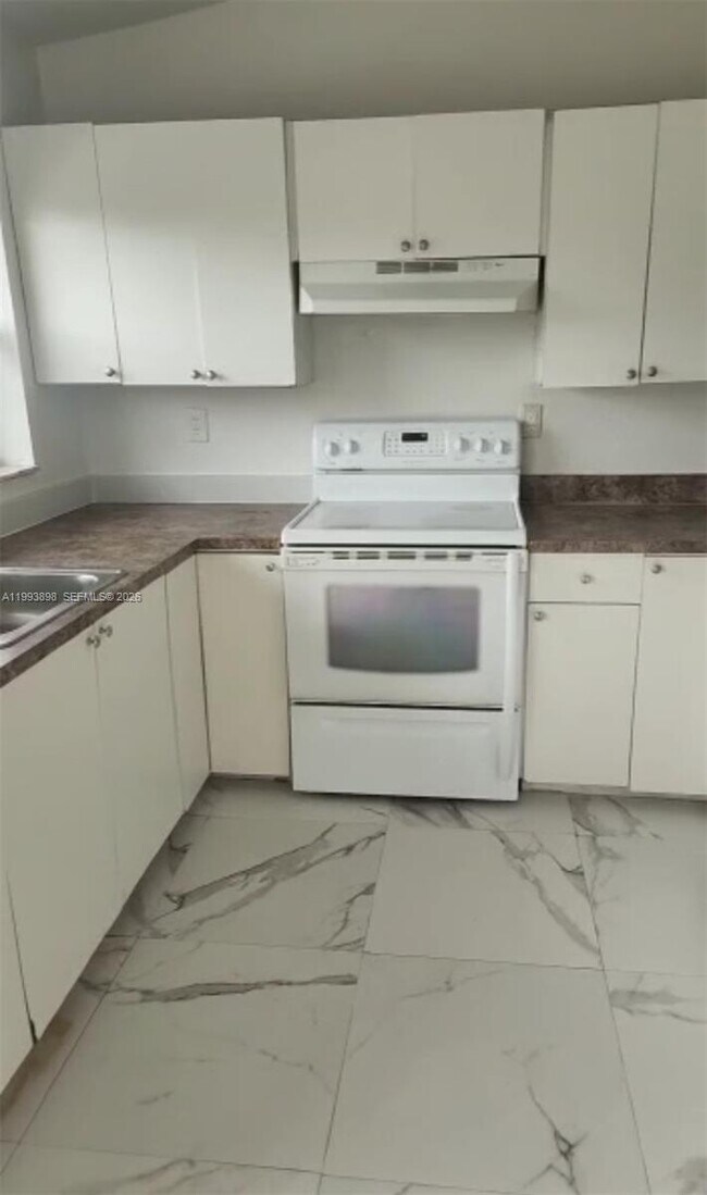 Building Photo - 13949 SW 281st Terrace