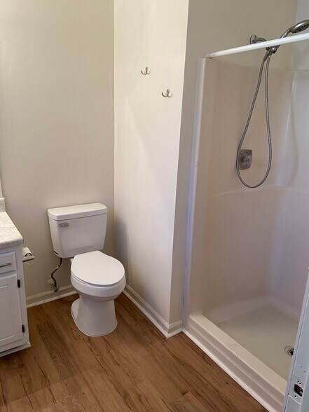 Apt 2 - 5010 Hawthorne Ct