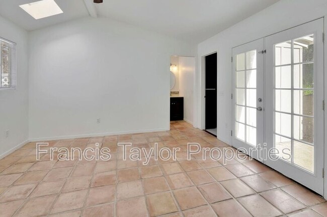 Building Photo - 1512 S Stage Coach Ln