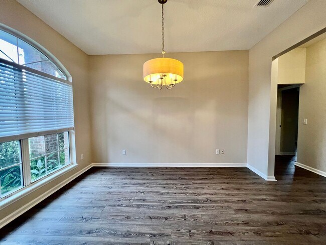 Building Photo - Beautiful home in Pace Island Available Now!