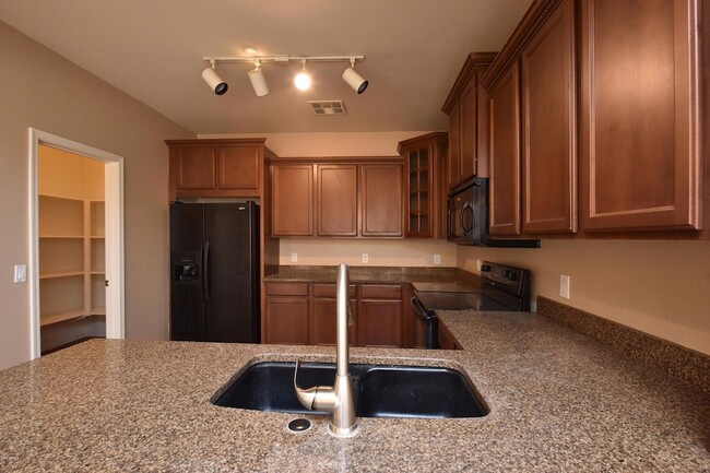 Building Photo - 4757 E Woodside Way