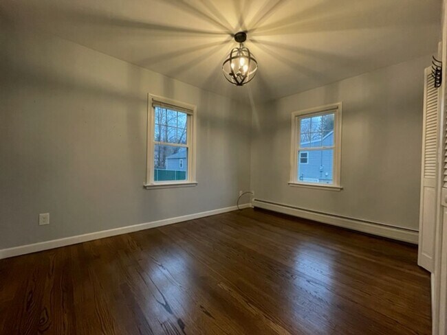 Building Photo - 138 Pine Grove Dr