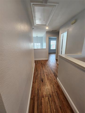 Building Photo - 529 Roundrock Ln