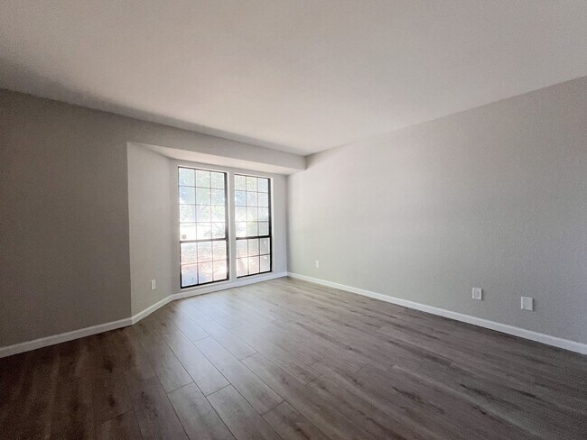 Building Photo - 7489 Maple Tree Wy
