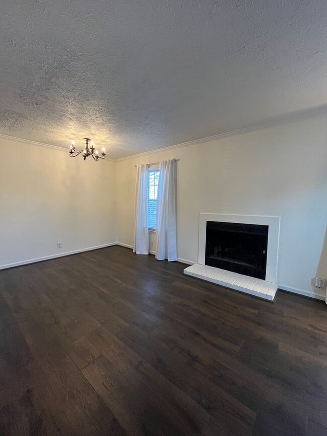 Primary Photo - Recently Renovated Hendersonville Condo