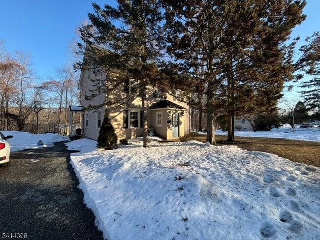 Building Photo - 86 Ringwood Ave