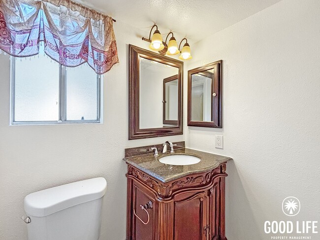 Building Photo - Spacious 3B/2.5BA Multi-Level Home in Redwood Village with Attached Garage, Private Patio & Commu...