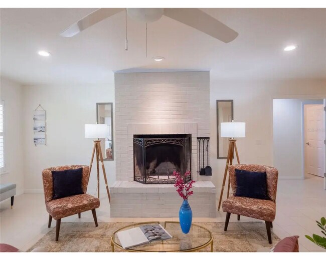 Building Photo - 178 N Roscoe Blvd