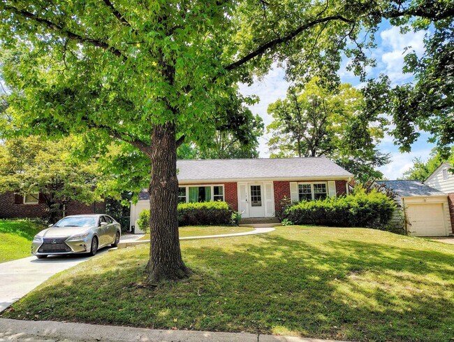 Primary Photo - 130 Turf Ct