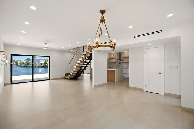 Building Photo - 7238 Jacaranda Ln