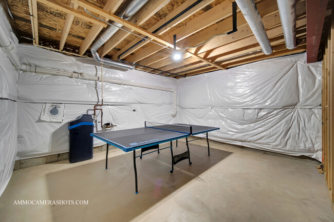 Building Photo - 2305 Brookstone Dr