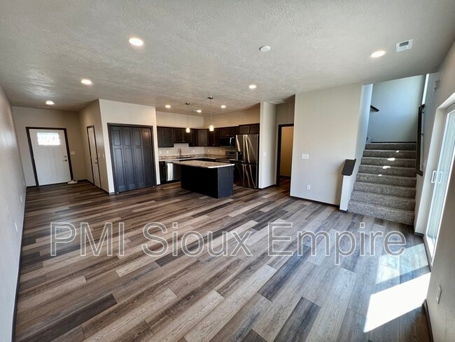 Building Photo - 5927 S Whisper Creek Pl