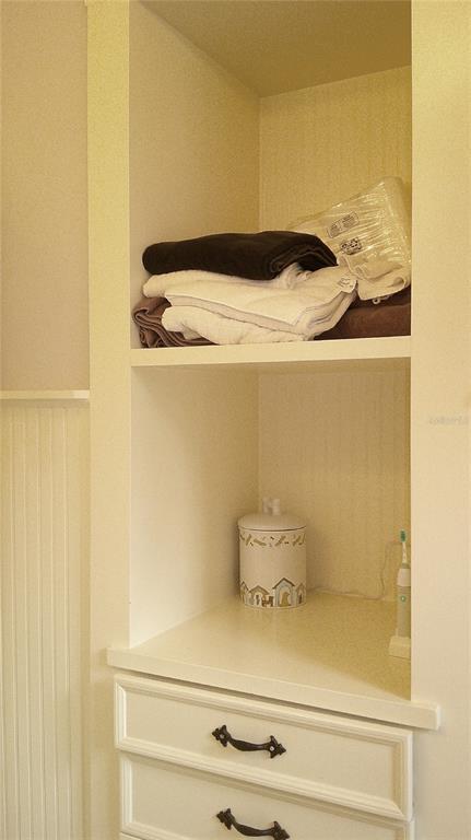 Building Photo - 303 E Plymouth St